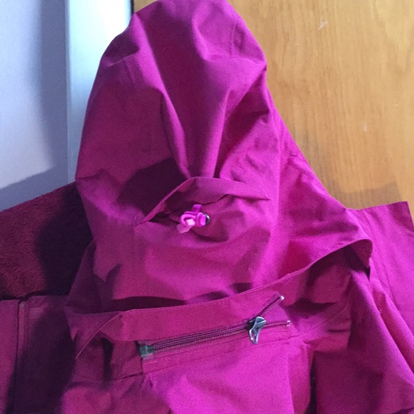 2 pieces, The North Face soft zip-up & coat. - Picture 5 of 7